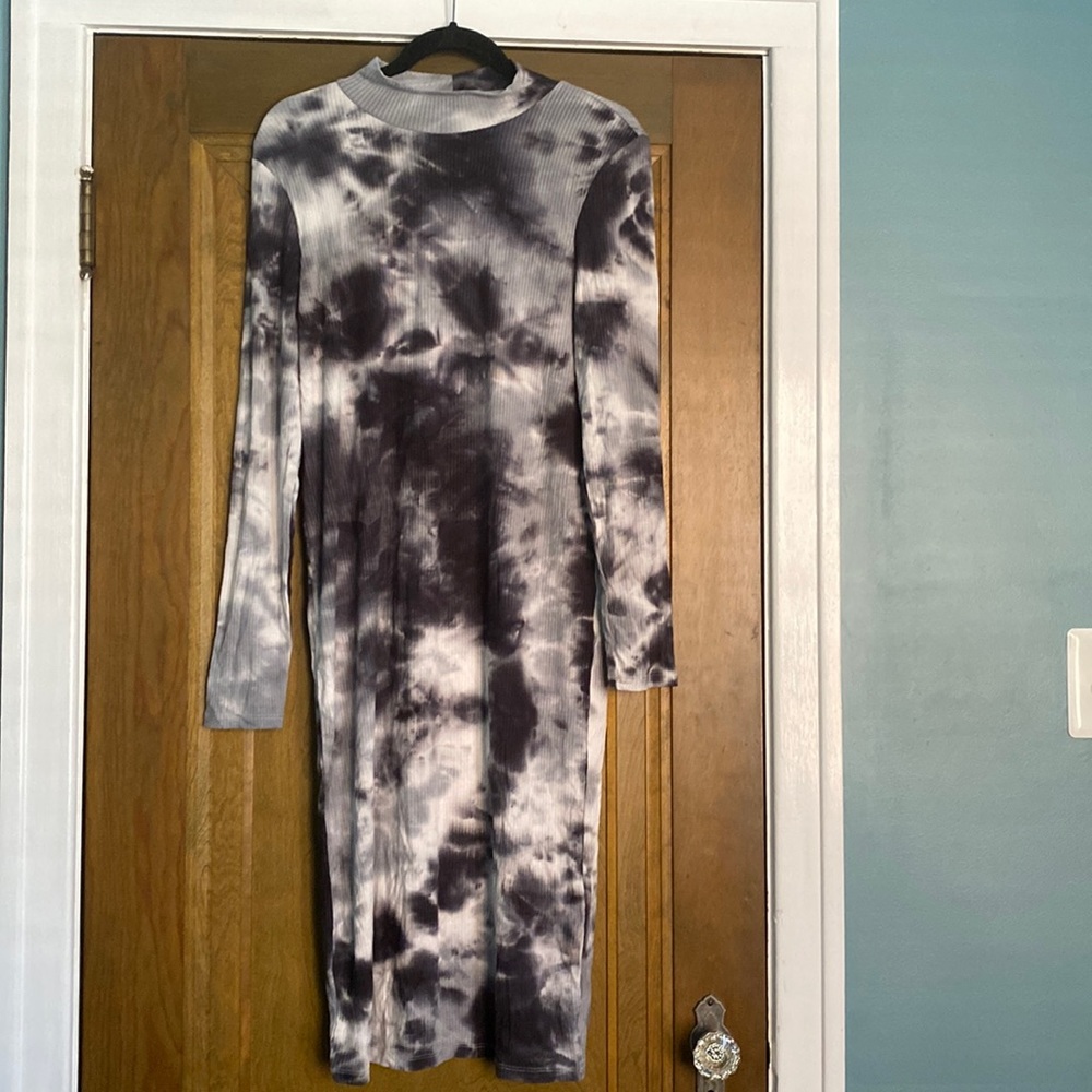 Tie dye midi mock neck long sleeves bodycon dress